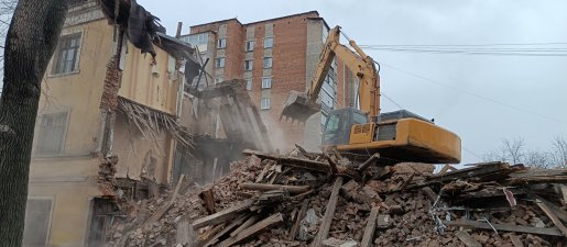 Промышленный снос и демонтаж зданий спецтехникой стоимость услуг и где заказать - Иркутск